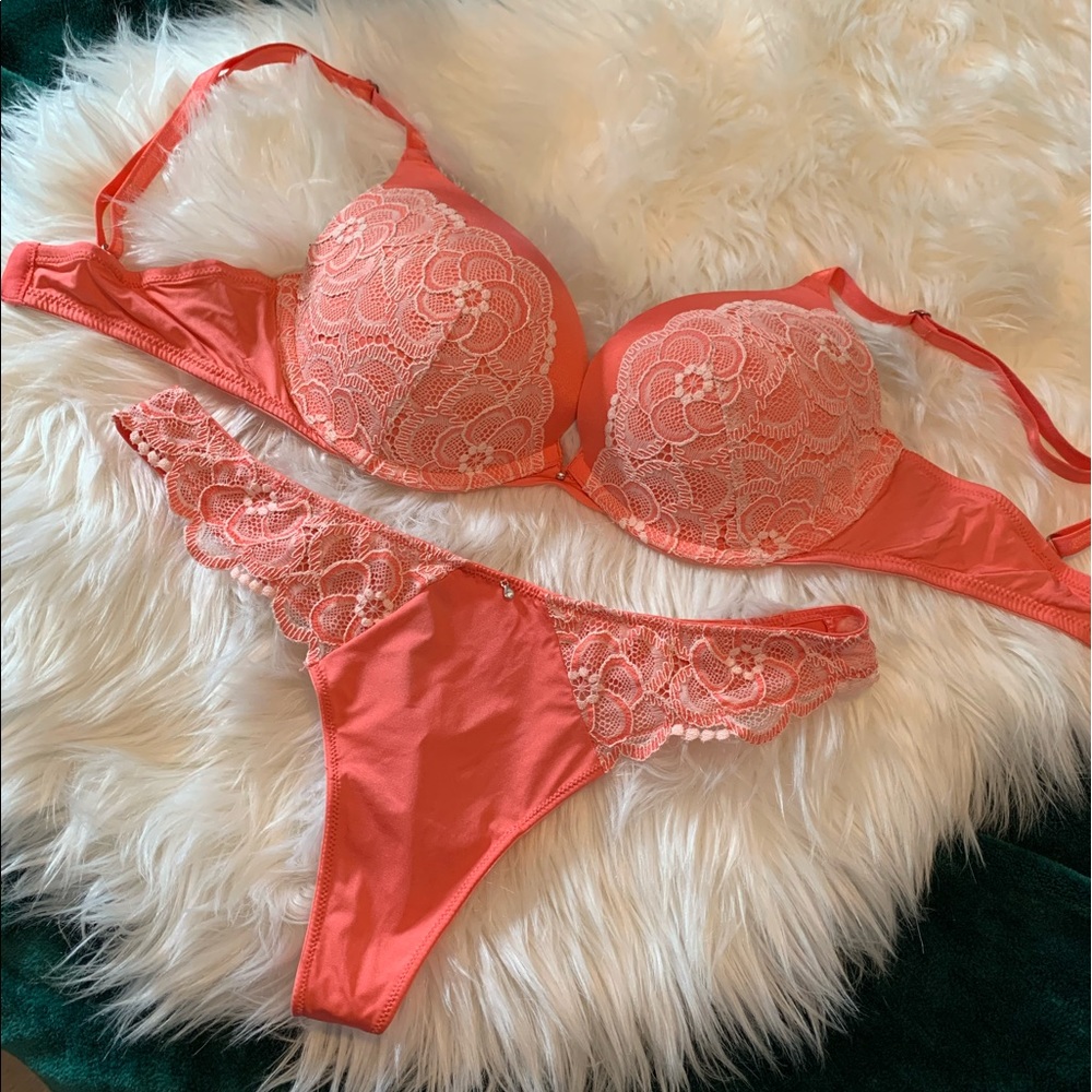 ADORE ME CORAL & CREAM LACE 32D BRA LINGERIE SET